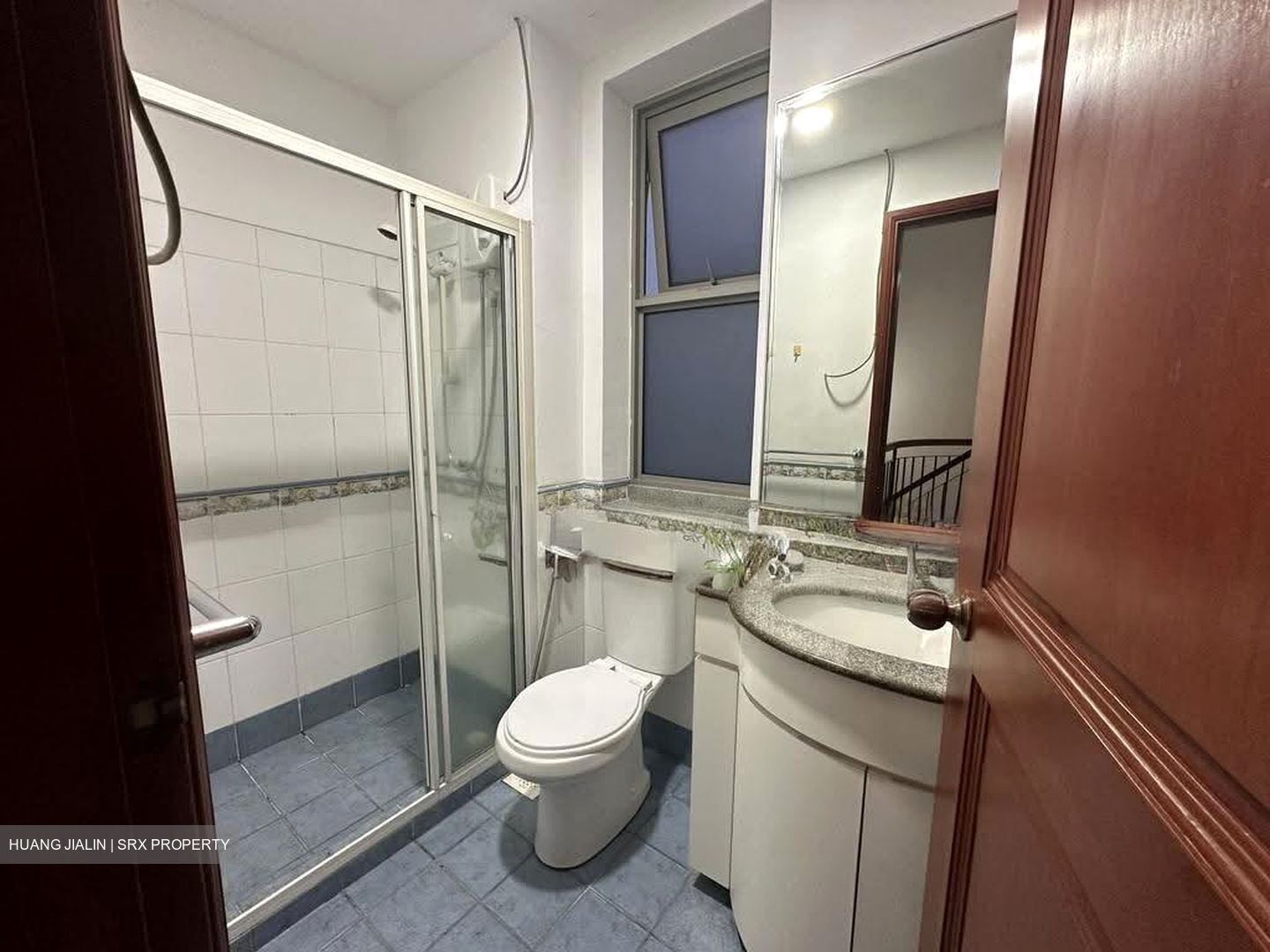 Dmanor (D16), Terrace #614983021